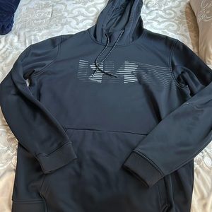 Men’s Large black Under Armour Coldgear hoodie